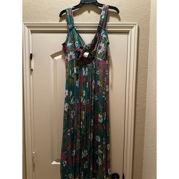 Angie Green Paisley Pattern Cut Out Maxi Dress - Picture 2 of 9